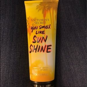 BRAND NEW VICTORIA SECRET LOTION
